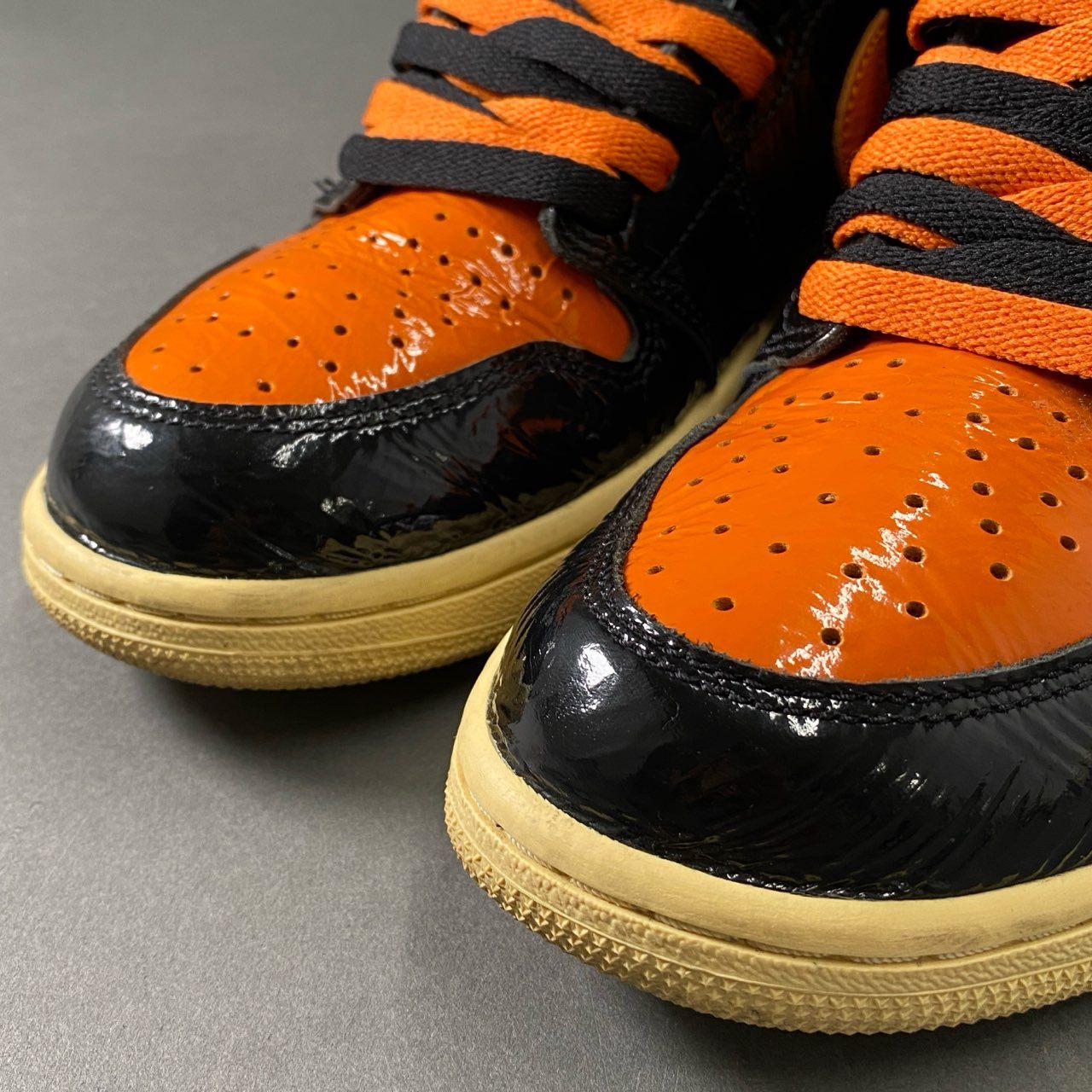 10e18 NIKE ナイキ AIR JORDAN 1 RETRO HIGH OG SHATTERED BACKBOARD 3.0 エアジョーダン レトロ ハイ ハイカットスニーカー 555088-028 27 オレンジ ブラック