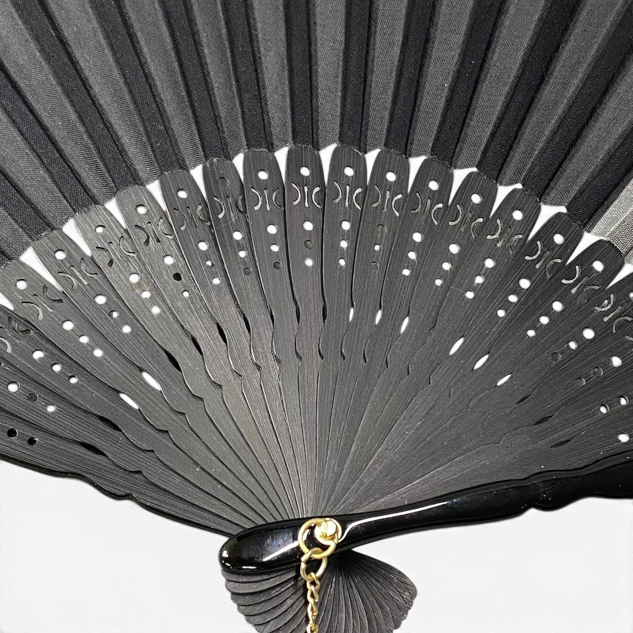 f18 CELINE セリーヌ 扇子 トリオンフチャーム付き Triomphe Charm Japanese Folding Fan ブラック 保存袋 箱付t18r