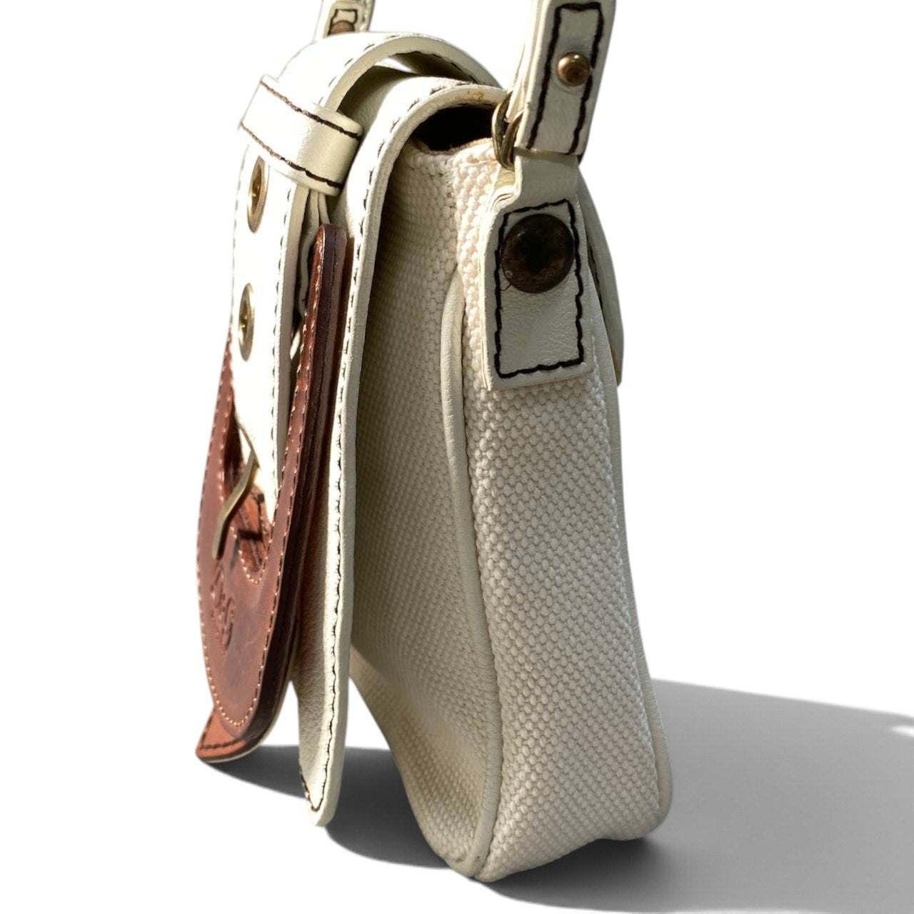 i7 Dolce＆Gabbana ドルチェアンドガッバーナ レザーバックル ショルダーポーチ Vintage Leather Buckle Shoulder Poach D＆G ホワイト レザーチャーム付t18r