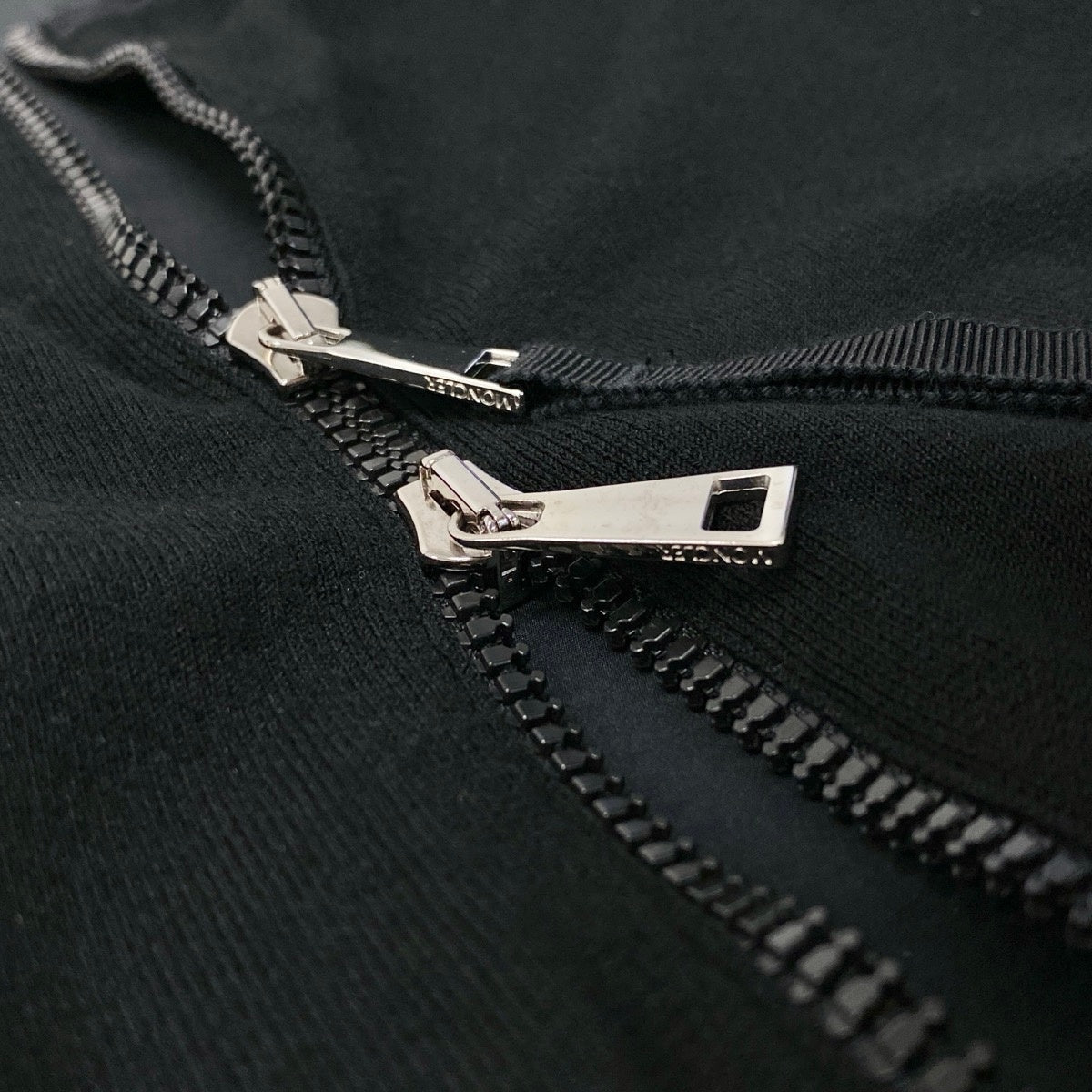 44f18 MONCLER モンクレール MAGLIA TRICOT CARDIGAN ニットカーディガン ペプラム ジップアップ 切替 XS ブラック レディース 女性用t18r