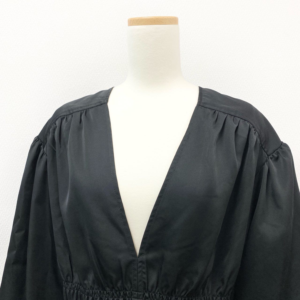 27j22《未使用》 GANNI ガニー 長袖ブラウス シャツ トップス ウエストギャザー ボリュームスリーブ サイズ36 ブラック レディースu02t