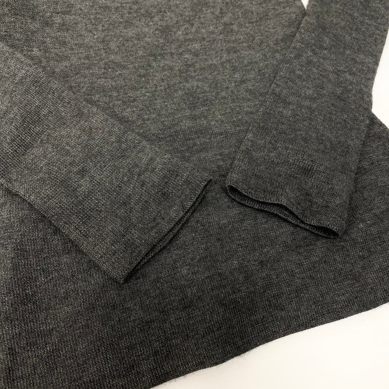 80d13 Christian Dior クリスチャンディオール タートルネックセーター ハイゲージニット ウールシルク混  サイズ38 グレー系 レディース 女性用o07t