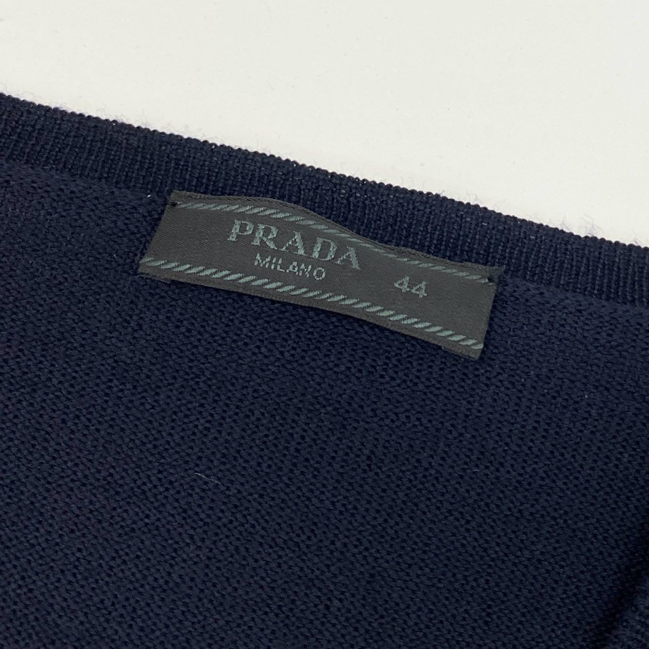 34k28⑩ 《極美品》 PRADA プラダ イタリア製 Vネック ニットセーター ウールニット ヴァージンウール ロングスリーブ 長袖 DNA386 507 44 ネイビー ウール100