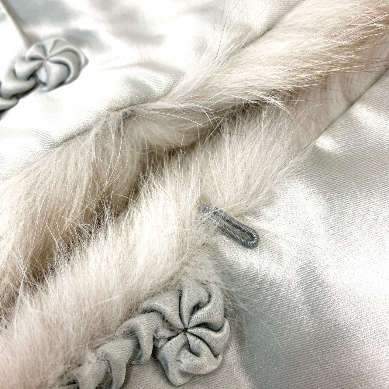 86j23 最高級毛皮 ブルーフォックス 毛皮マフラー 大判ティペット 衿巻き ホワイト系 フォックスファー レディースu02t