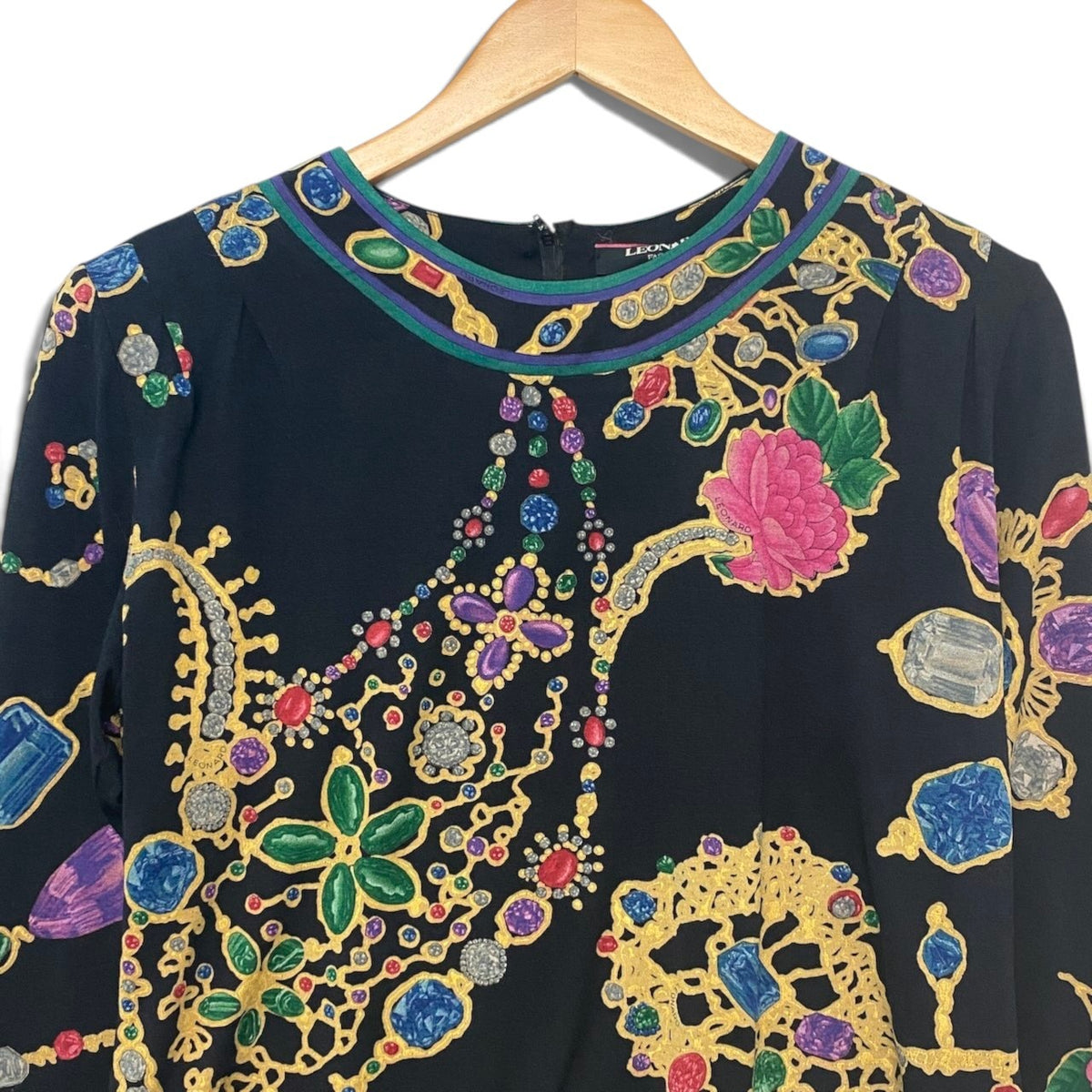 61i14 LEONARD レオナール ロングスリーブカットソー ジュエリープリント トップス Mサイズ マルチカラー レディース 女性用u02t