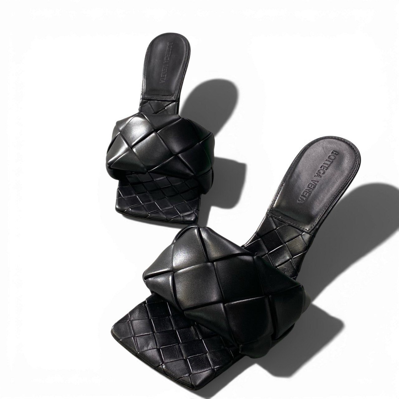b2 《極美品》 BOTTEGA VENETA ボッテガヴェネタ LIDO リド イントレチャート ヒールサンダル サイズ39 ブラック レザー シューズ 箱 保存袋t18r
