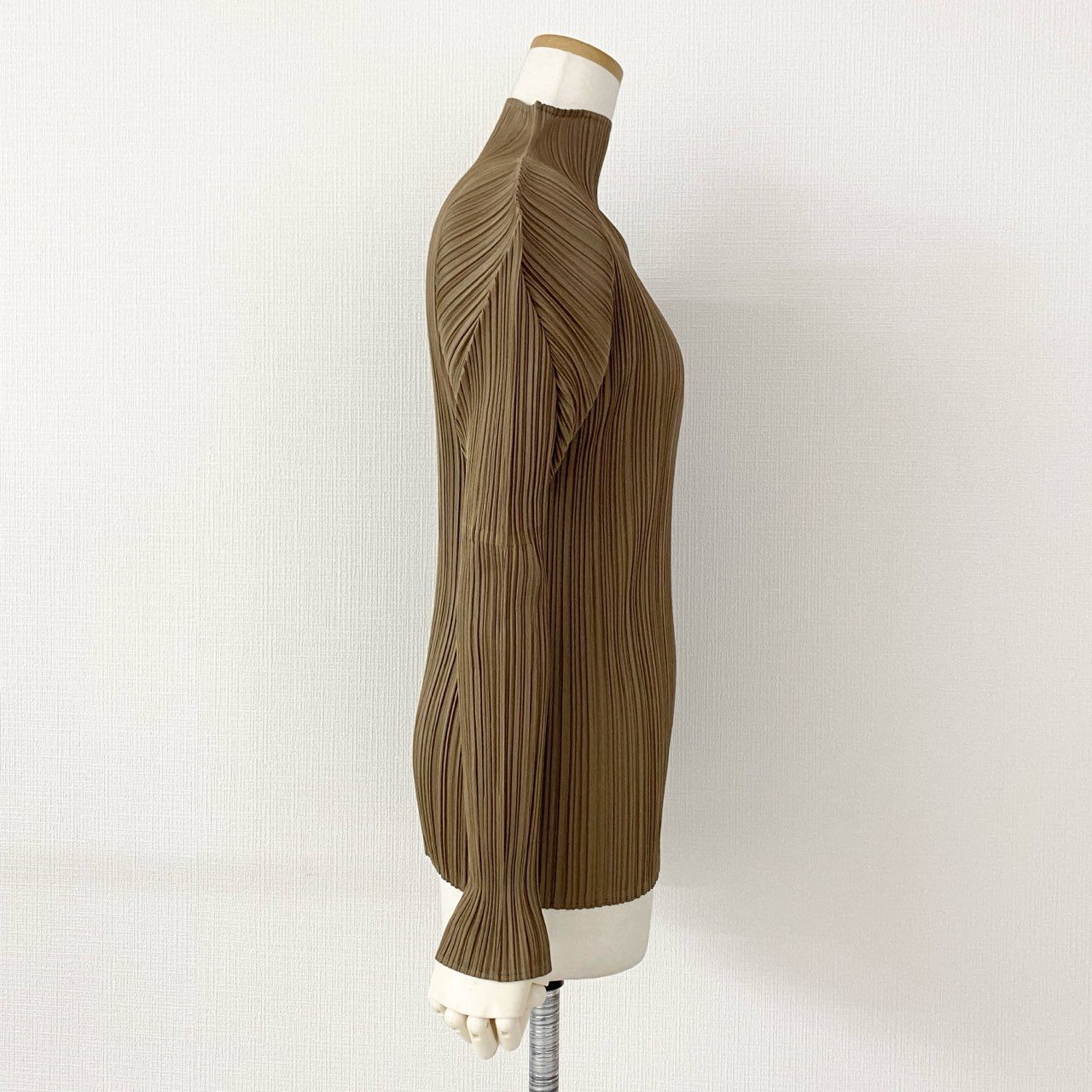 5d11-3 《美品》 PLEATS PLEASE ISSEY MIYAKE プリーツプリーズ イッセイミヤケ 日本製 PP93-JK054 ハイネック 長袖プリーツカットソー ロングスリーブ カットソー 3 ブラウン系 MADE IN JAPAN