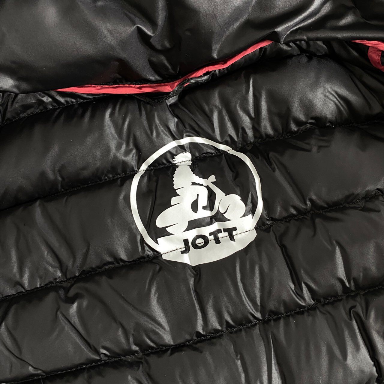 85h28 《美品》 タグ付 JOTT ジョット NOUR ノア ダウンコート ダウンジャケット FW22102382 Mサイズ ブラック アウター レディース 女性用