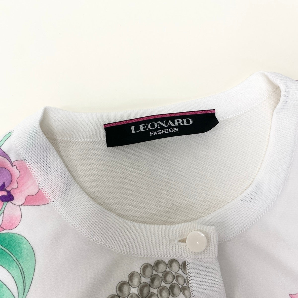 27f17 【美品】LEONARD レオナール ロングスリーブカーディガン カンカン切替 チュニック丈 美しい花柄プリント 0197764 38サイズ ホワイト レディース 女性用u02t