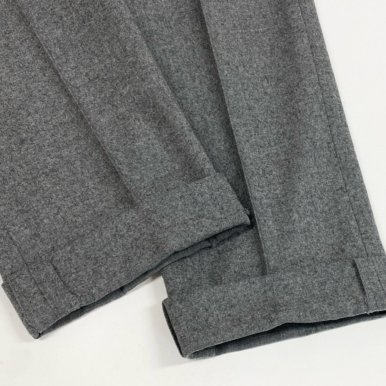 68b27 《美品》 BRUNELLO CUCINELLI ブルネロクチネリ カシミヤ混 スラックスパンツ ボトムス 44 グレー メンズu02t