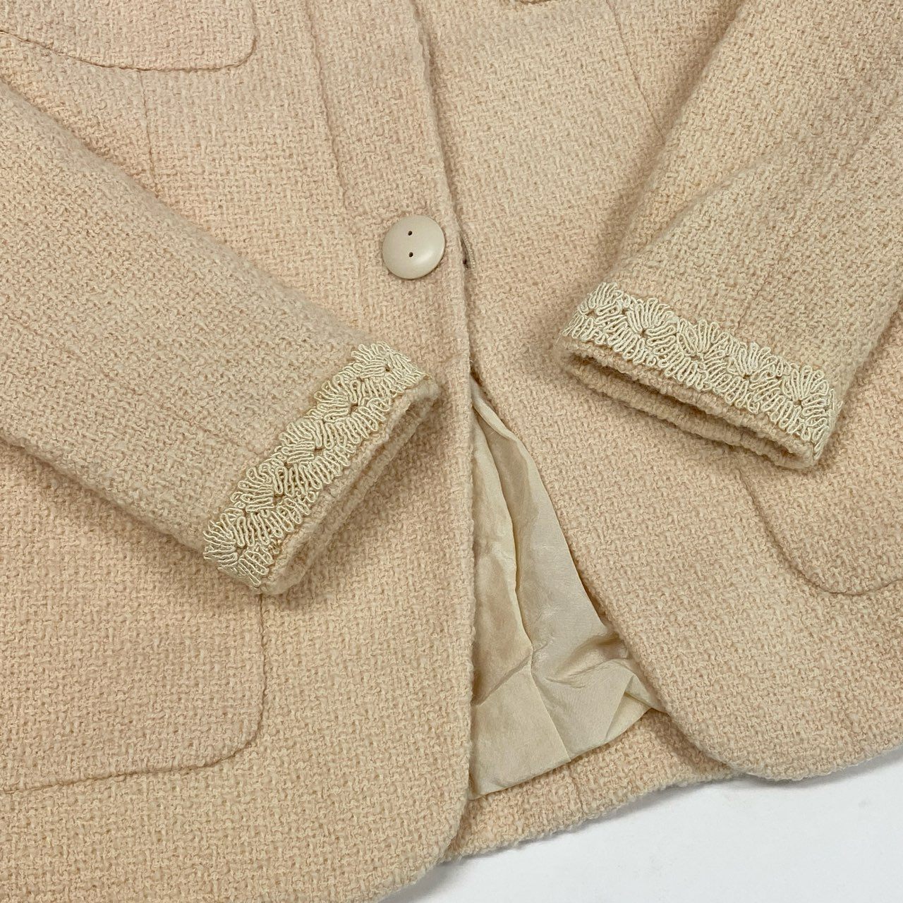 Cc3 CHANEL ヴィンテージ シャネル ココマークボタン ツイードジャケット スカート セットアップ  M相当 アイボリー レディース 女性用 スーツta1