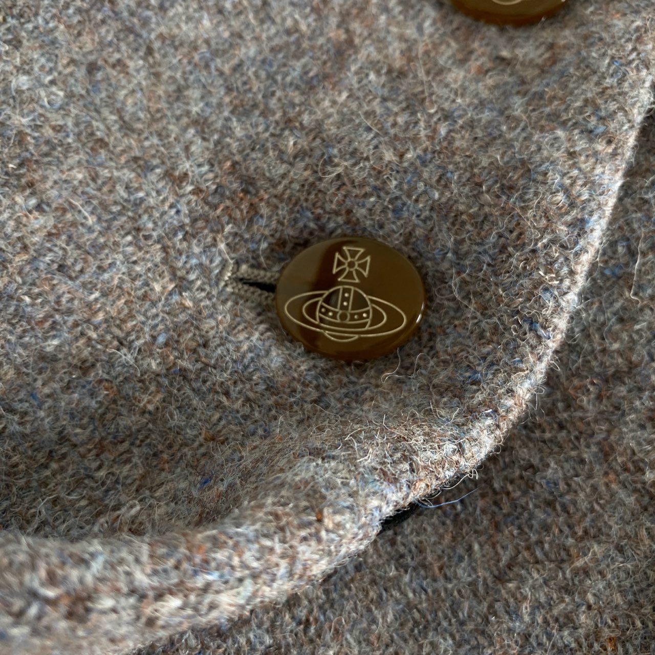 4j17 Vivienne Westwood RED LABEL ヴィヴィアン ウエストウッド レッドレーベル × Harris Tweed ハリスツイード アシンメトリー テーラードジャケット オーブボタン 2 グレー系 ブレザー 日本製