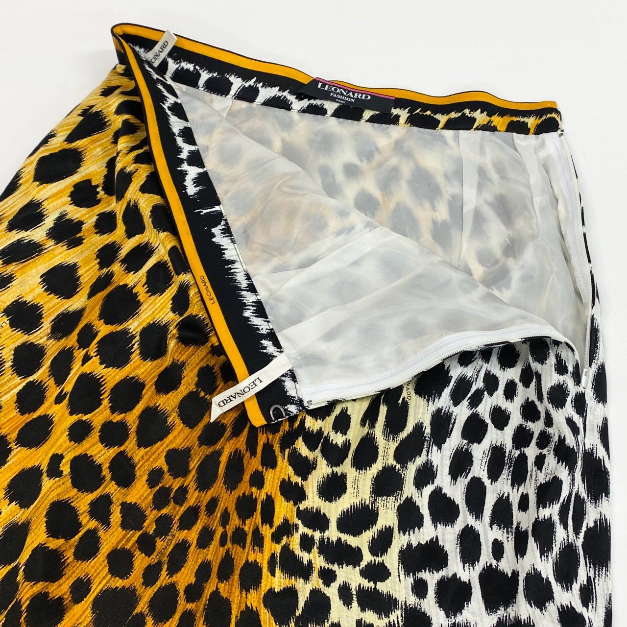 3k19《美品》 LEONARD FASHION レオナール セットアップスカート ノーカラージャケット タイトスカート アニマル柄 総柄 レディース 女性用 Ｍ マルチカラー コットン100％u02t