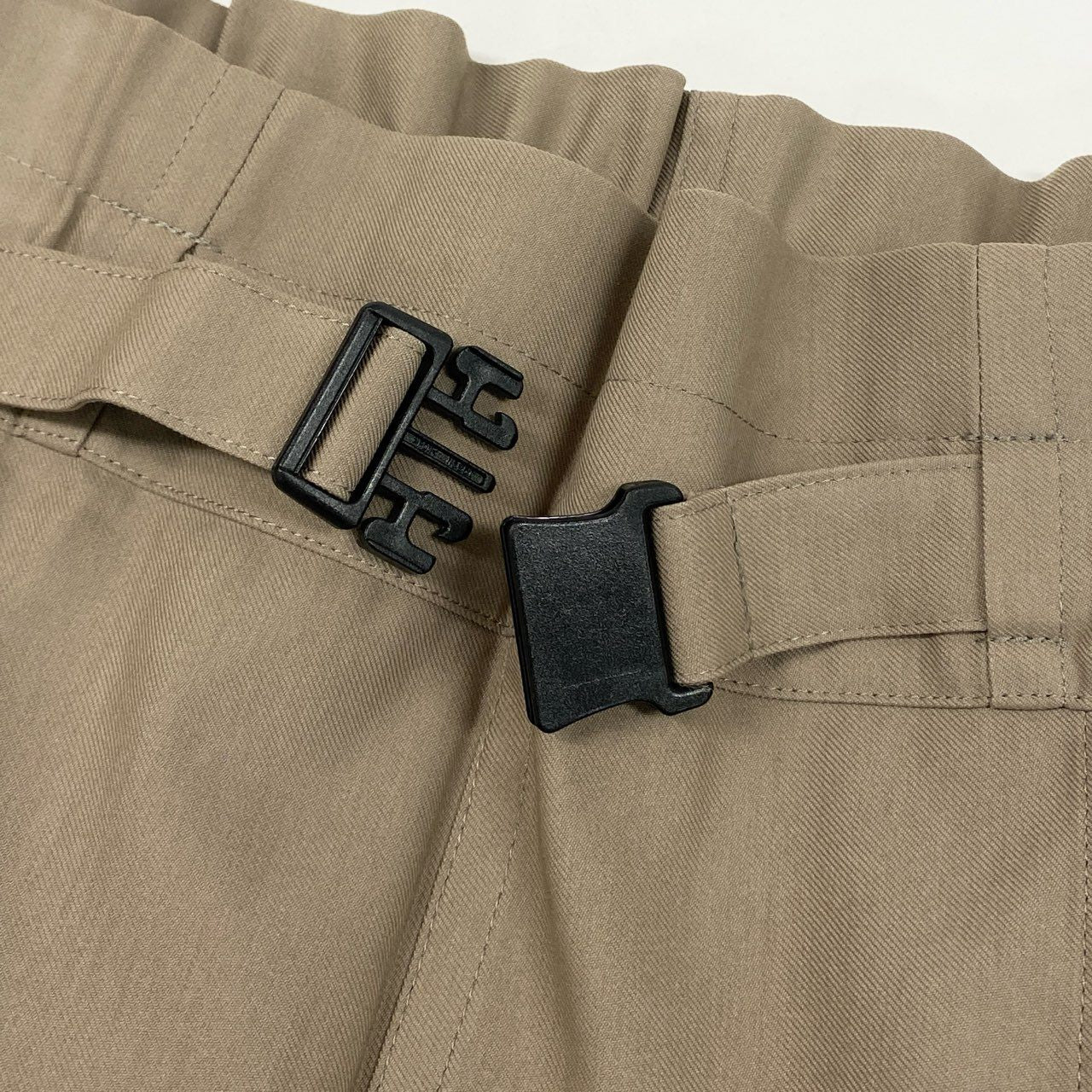 Ac6 ISSEY MIYAKE ME イッセイミヤケ ミー バックルベルト付き スカート フリーサイズ ベージュ レディースk02i