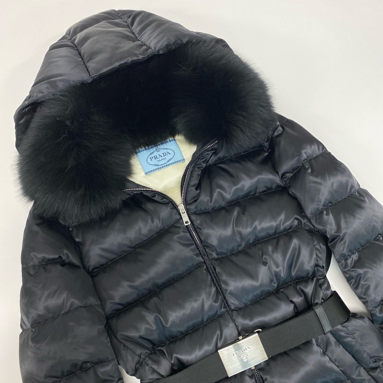 57L8《極美品》 PRADA プラダ ブルーフォックスファー ダウンコート 28G062 サイズ40 ブラック ホワイトグースダウン ベルト付t18r