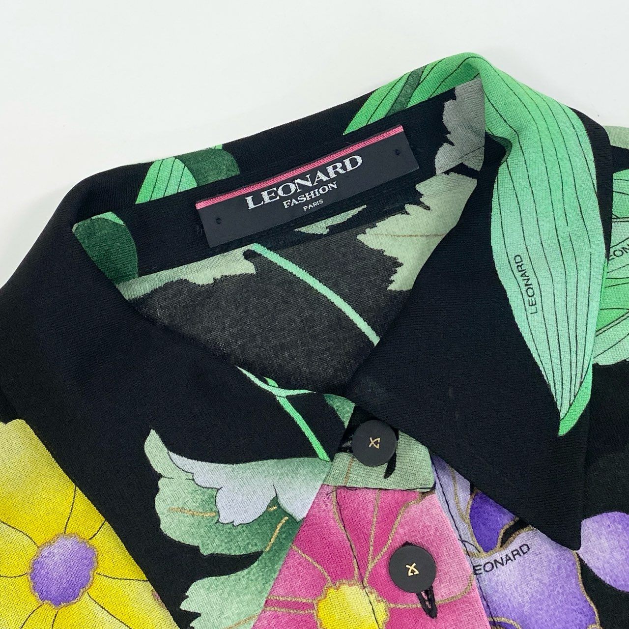 3k19《美品》 LEONARD FASHION レオナール 長袖シャツ シアーシャツ 美しい花柄プリント カンカン素材 レディース 女性用 L ブラックu02t
