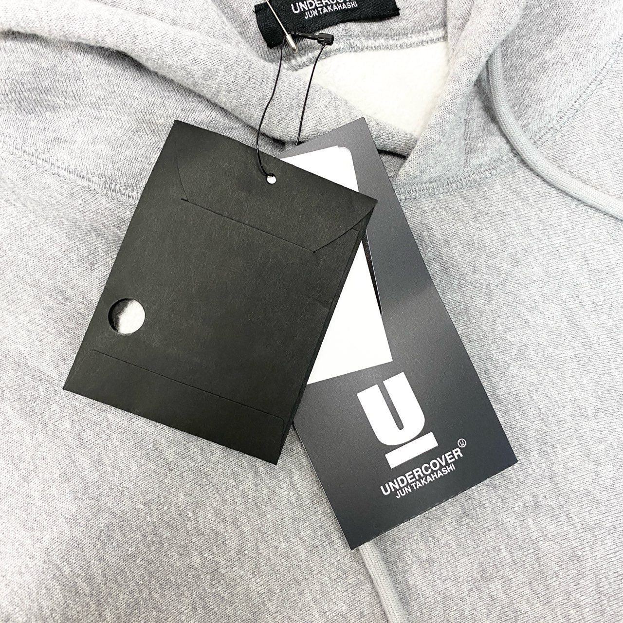 75c3 【新品保管品】UNDERCOVER アンダーカバー プルオーバーフーディー パーカー 脇リブ TPJQパッチ ZIPデザイン UC2D4801-1 2サイズ グレー コットン100％ メンズ 男性用o07t