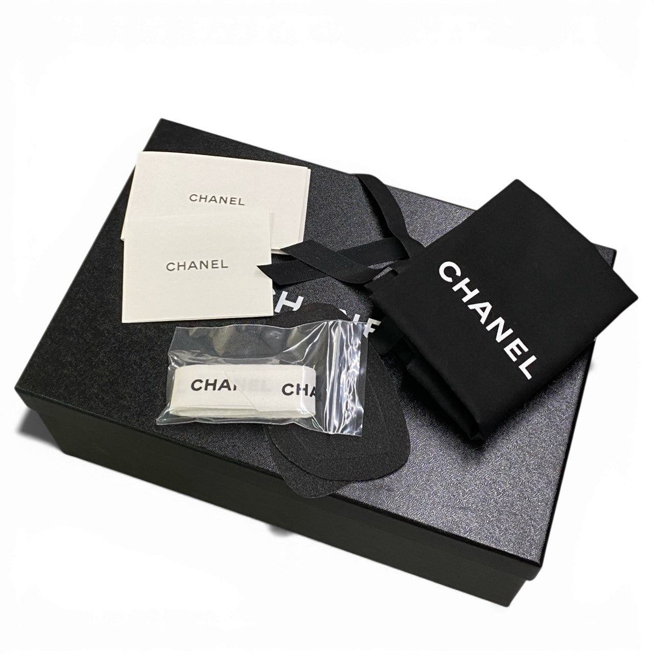 b13《極美品》 CHANEL シャネル 2024 COCOマーク パンプス マトラッセ ターンロック G45879 38 ブラック レザー レディースta1