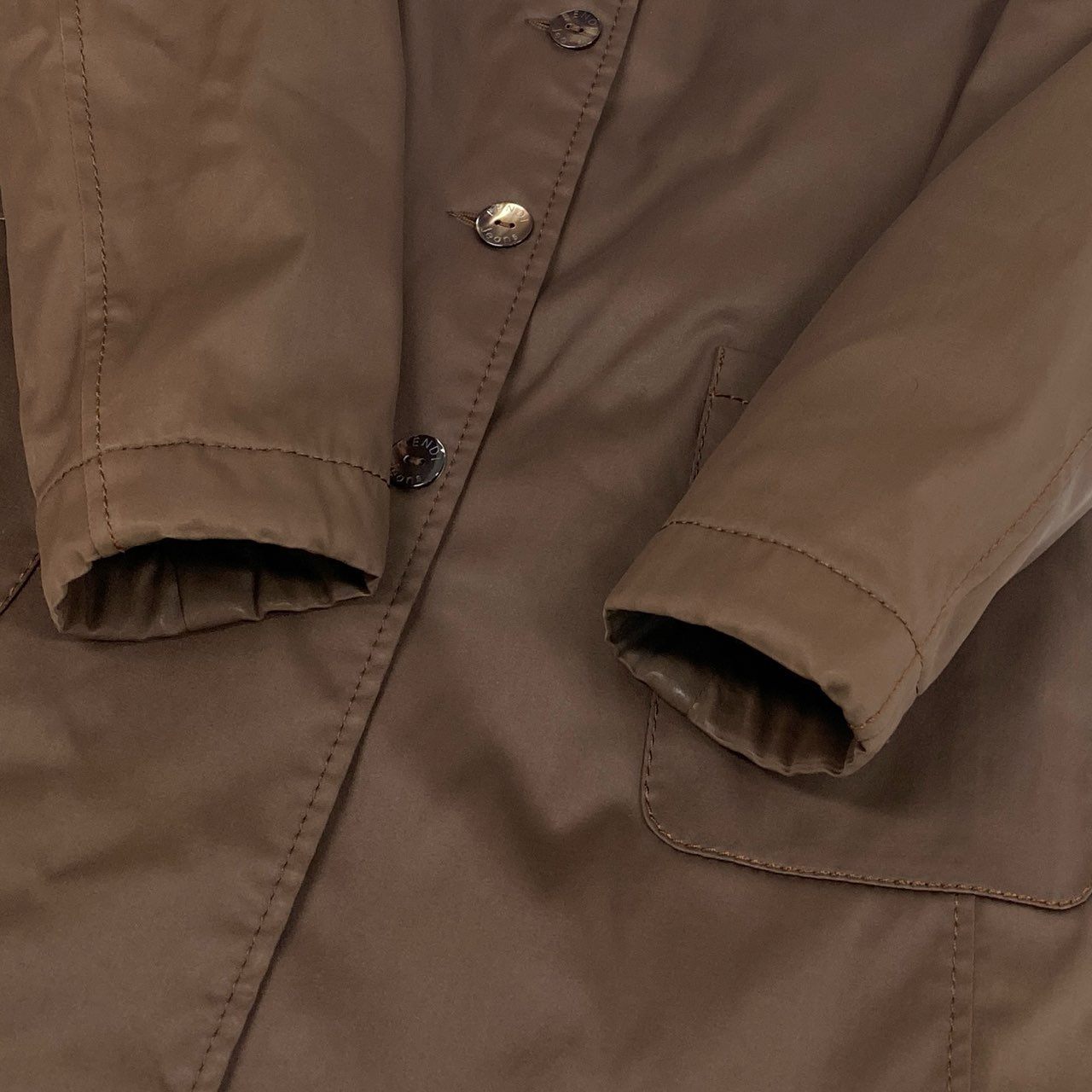 10a13 FENDI フェンディ チェスターコート ロングコート パッド入り 中綿 イタリア製 padded Chester coat with logo buttons レディース 女性用 ブラウンt18r