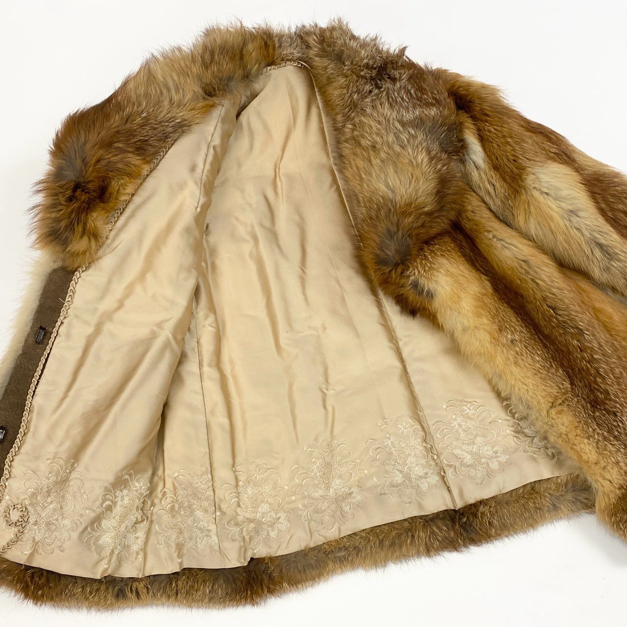 60b3 レッドフォックス ファーコート サイズF 茶系 本毛皮 Red Fox Fur Coat 裏地豪華刺繍t18r