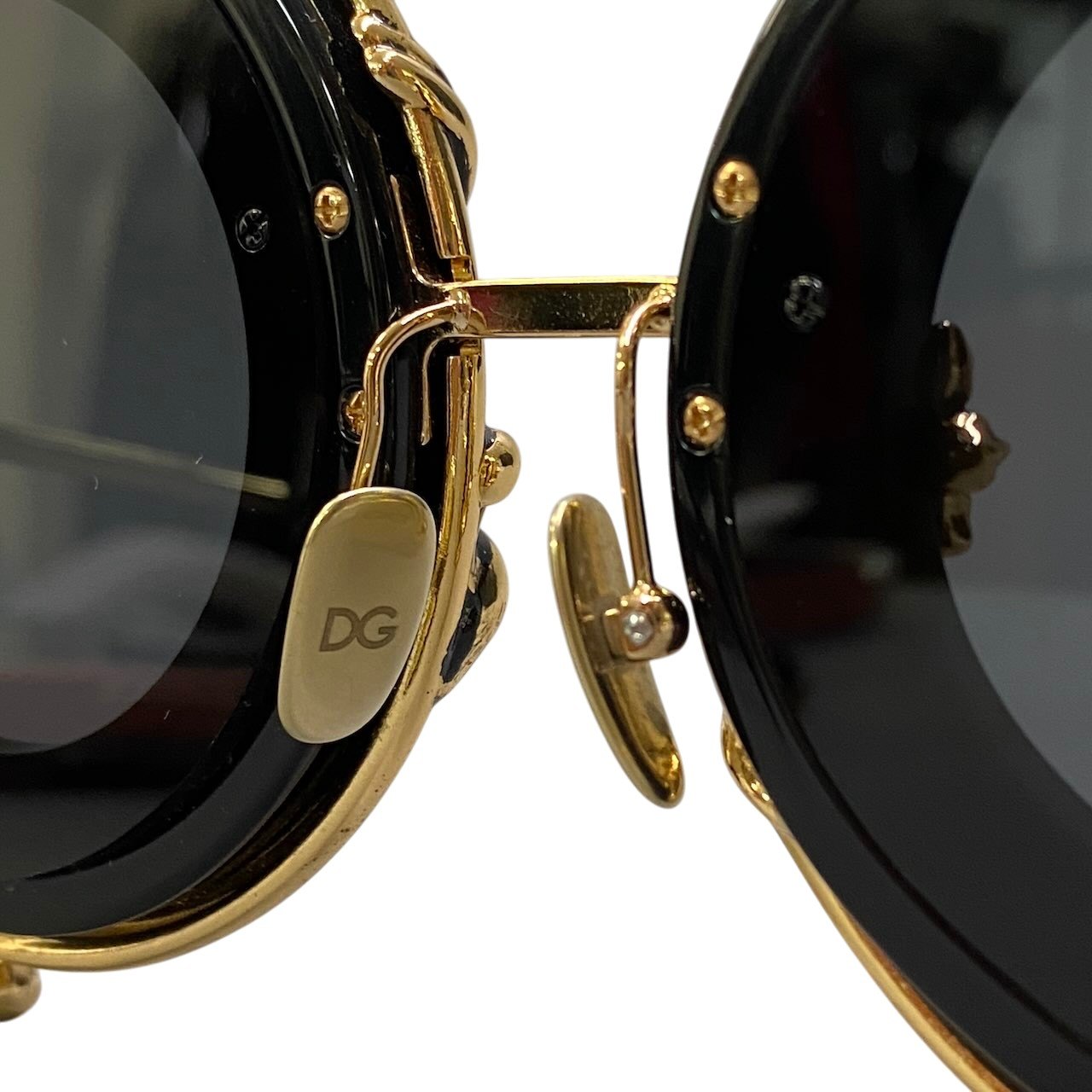 ⅾ2 DOLCE&GABBANA ドルチェ＆ガッバーナ DGロゴ サングラス バロック調 ブラック/ゴールド レディース アイウェアk02i