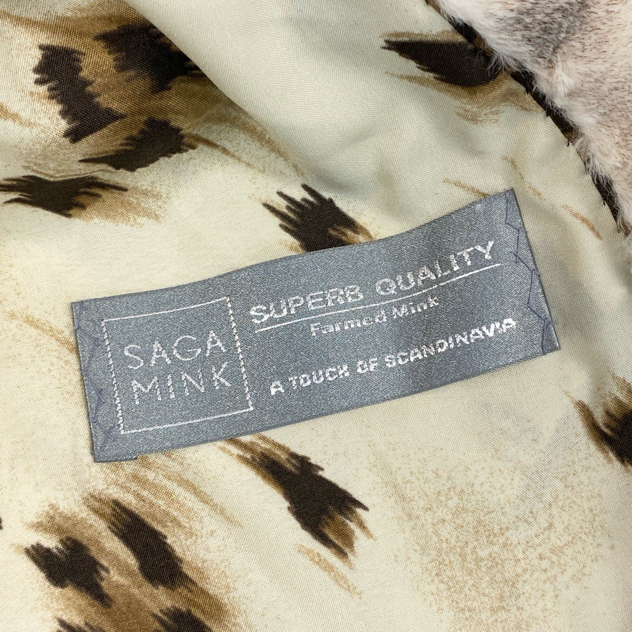 48k2《超希少》 Pellicce Moda ペリーチェモーダ クロスミンク カービングデザイン 超ロングコート 135cm 最高級本毛皮 CROSS MINK FURt18r