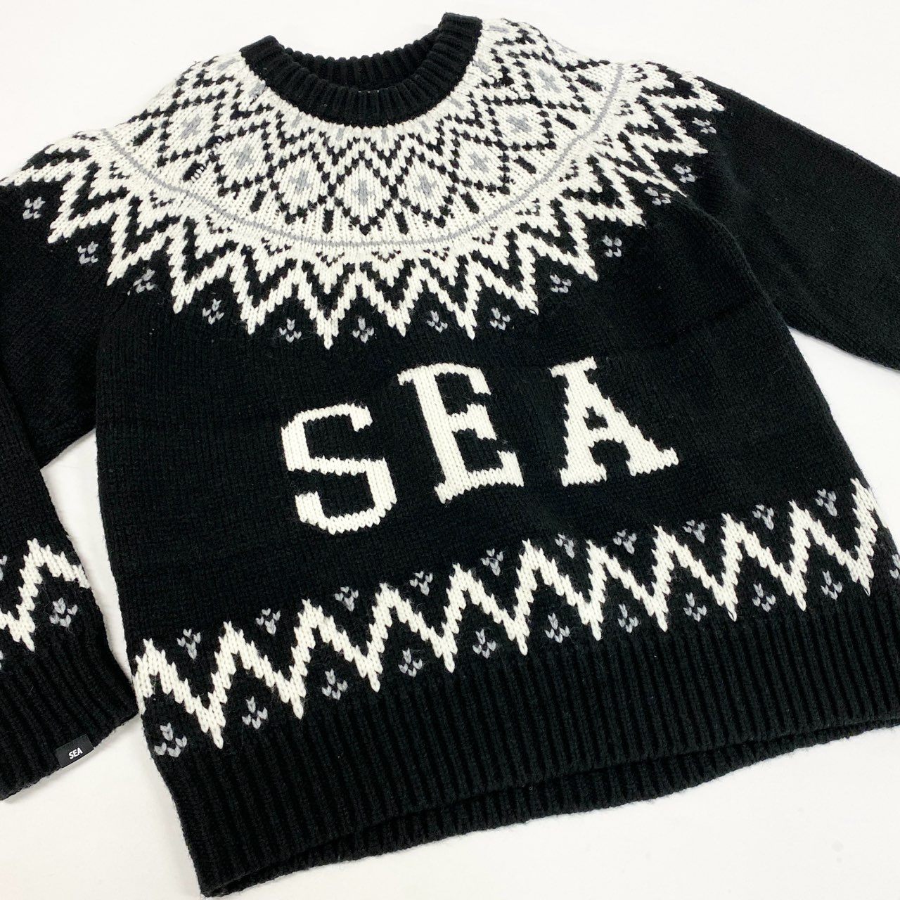 49L8 【美品】WIND AND SEA ウィンダンシー ノルディックセーター ニットセーター クルーネック 厚手 WKN-23-Q2-KN-03 Lサイズ ブラック ホワイト メンズo07t