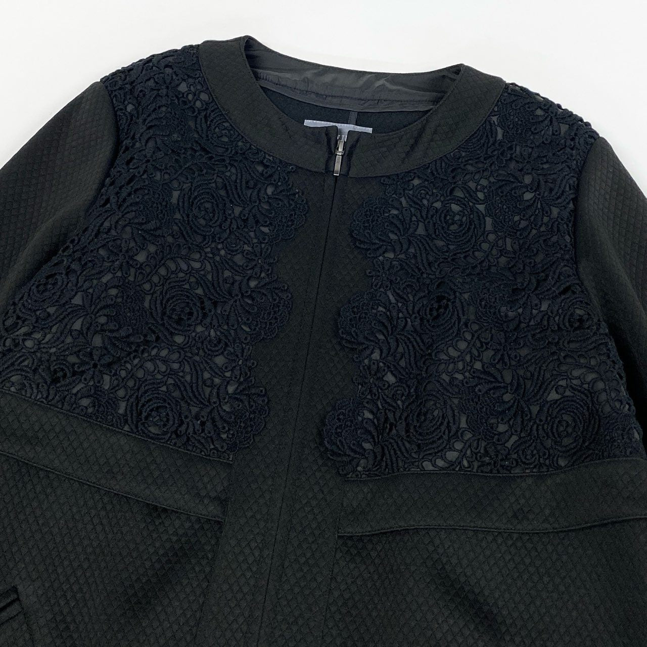 27L12 TOKUKO 1er VOL トクコプルミエヴォル ノーカラーコート ロングコート アウター レース刺繍 9 ブラック系 レディース 女性用u02t