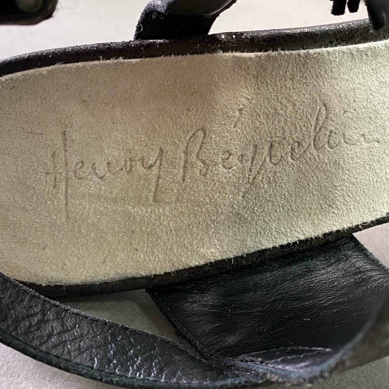 4d16 定価￥85.800 HENRY BEGUELIN ヘンリーべグリン SUEDE BAGBATO NERO スエード 濡れ加工 サンダル 37 1/2 ブラック レザー タッセル シューズ 夏
