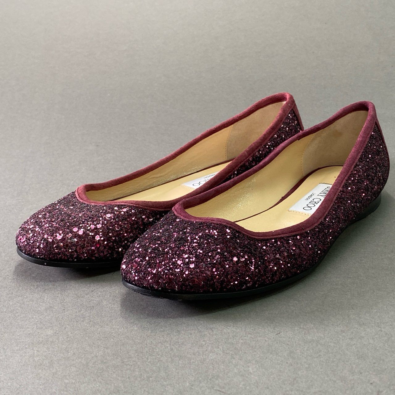 4d16 《美品》 JIMMY CHOO ジミーチュウ グリッター フラットシューズ 38 ピンク スエード イタリア製 パンプス メタルプレート