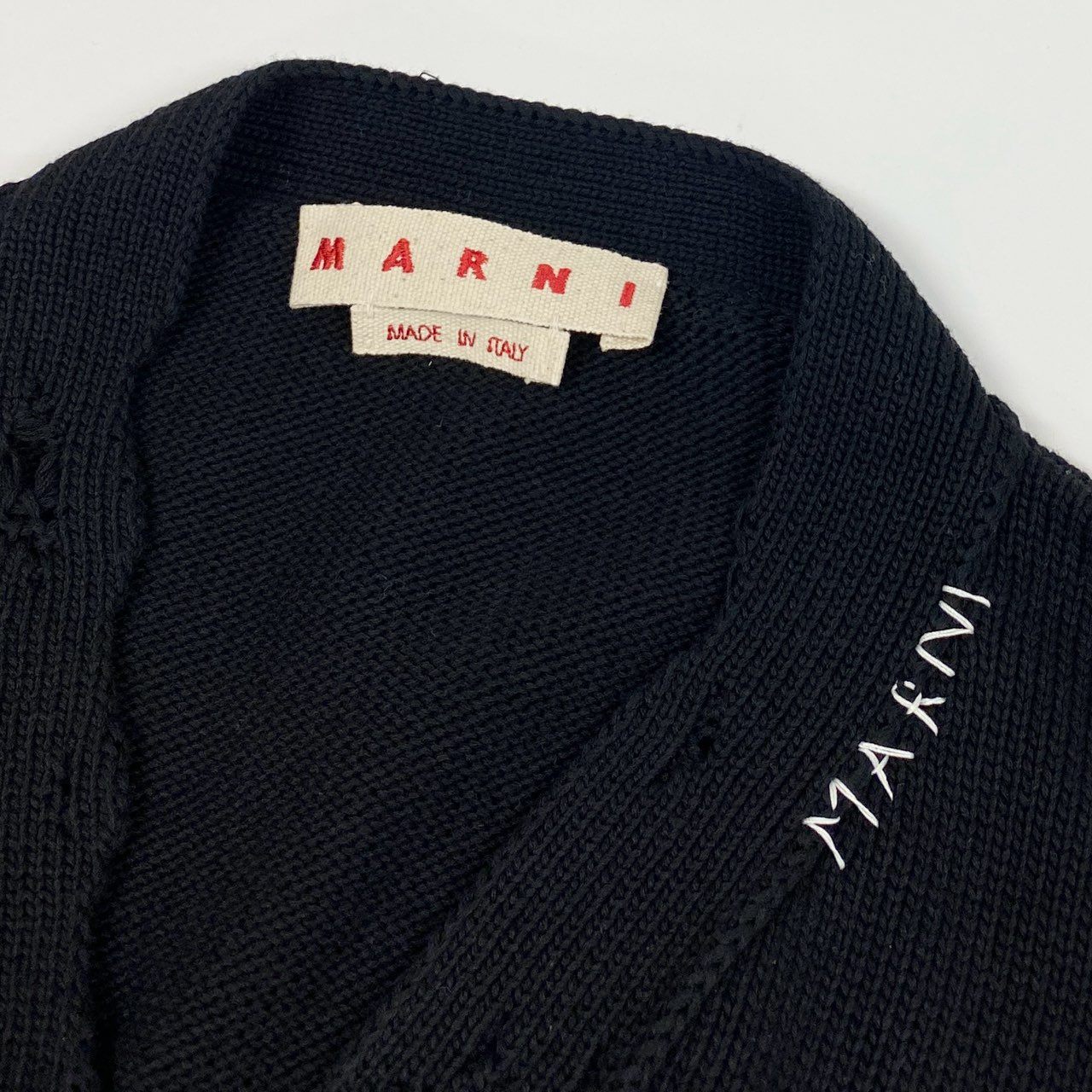 Ib19 【美品】 MARNI マルニ ダメージ クロップド カーディガン ニットカーディガン Vネック 刺繍ロゴ レディース 女性用 CDMD0223A2 UFC652 サイズ40 ブラック コットン100％t18r