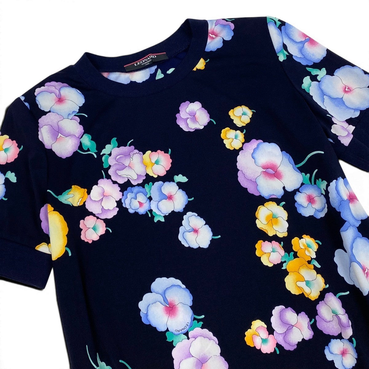 52f10 【美品】 LEONARD FASHION レオナール リブネック 半袖カットソー 美しい花柄プリント カンカン素材 サイズM ネイビー レディース 女性服u02t