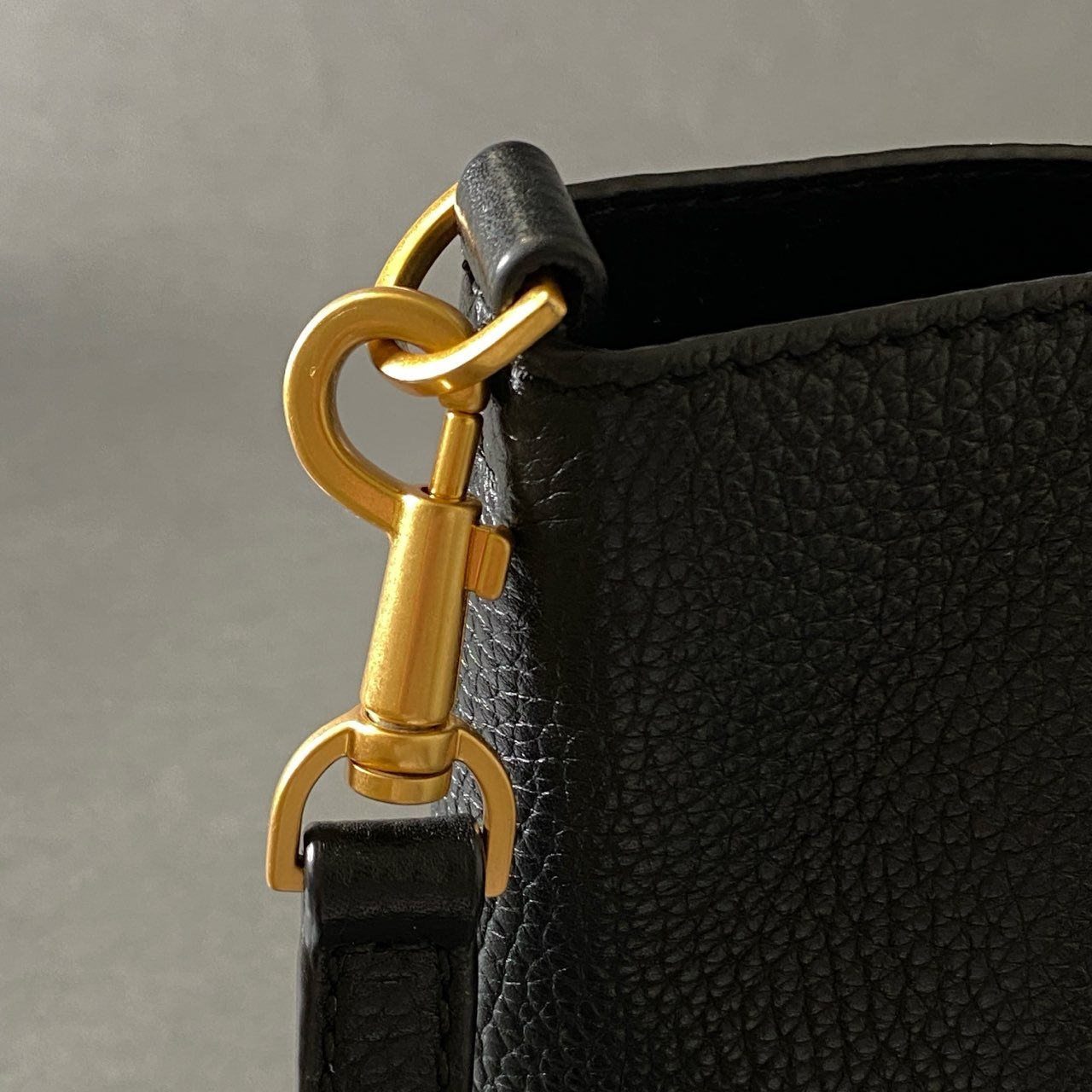 gh5《美品》 TORY BURCH トリーバーチ マックグロー キャリーオール 2wayショルダーバッグ 手持ち鞄 肩掛けカバン ブラック