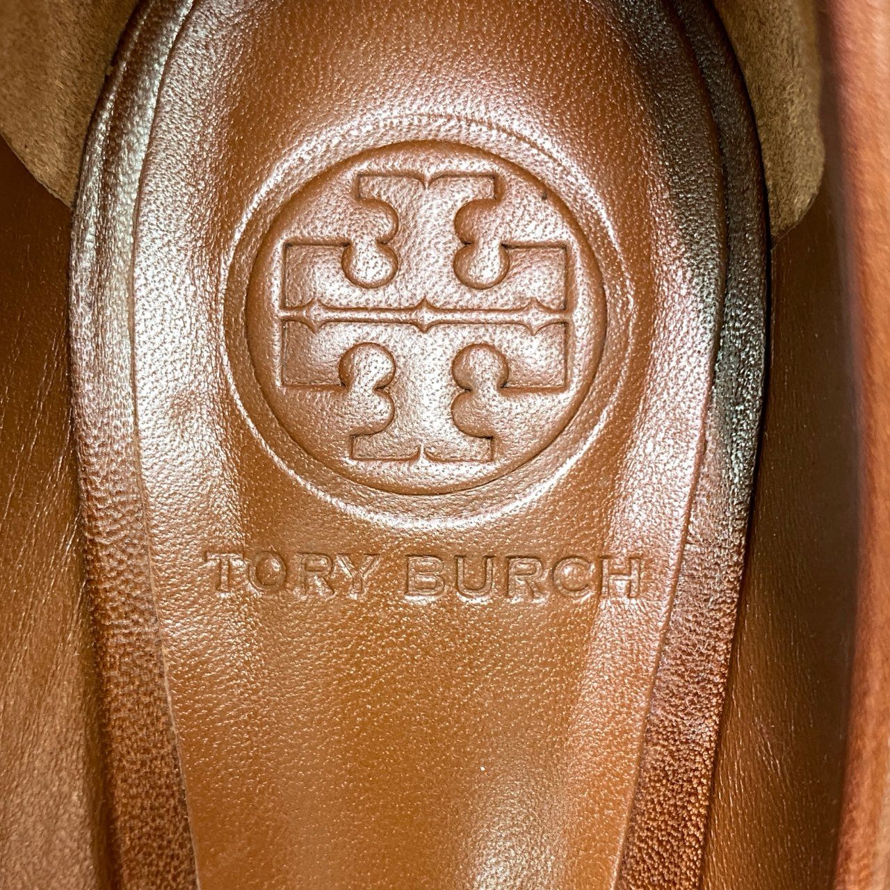 2k9 《美品》 TORY BURCH トリーバーチ ALMOND フロントロゴ レザーパンプス 7.5 ブラウン leather シューズ ブラジル製 箱付き