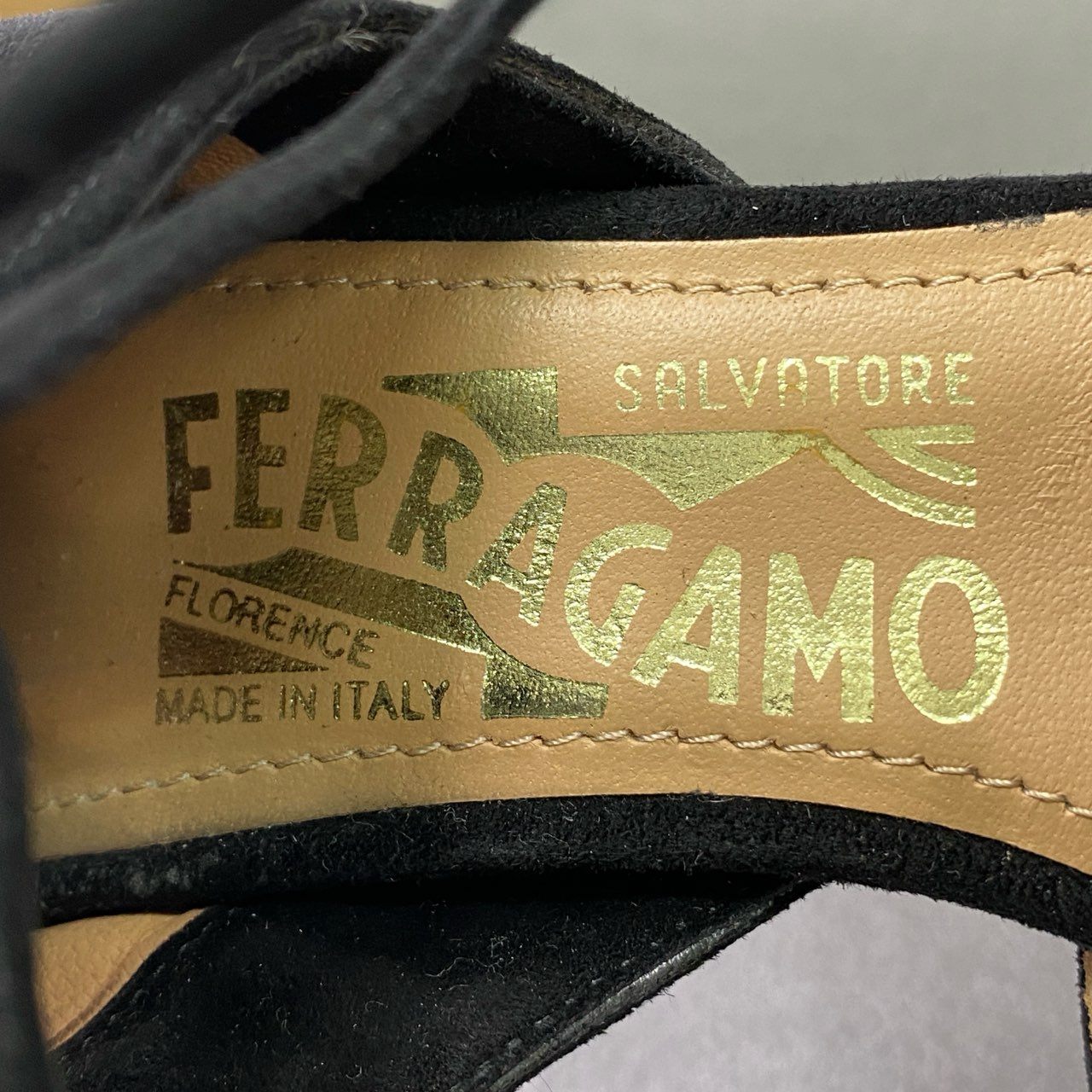 4e2 【イタリア製】Salvatore Ferragamo サルヴァトーレフェラガモ ピンヒール パンプス サイズ5D ブラック スエード ファー レディース 女性用 靴