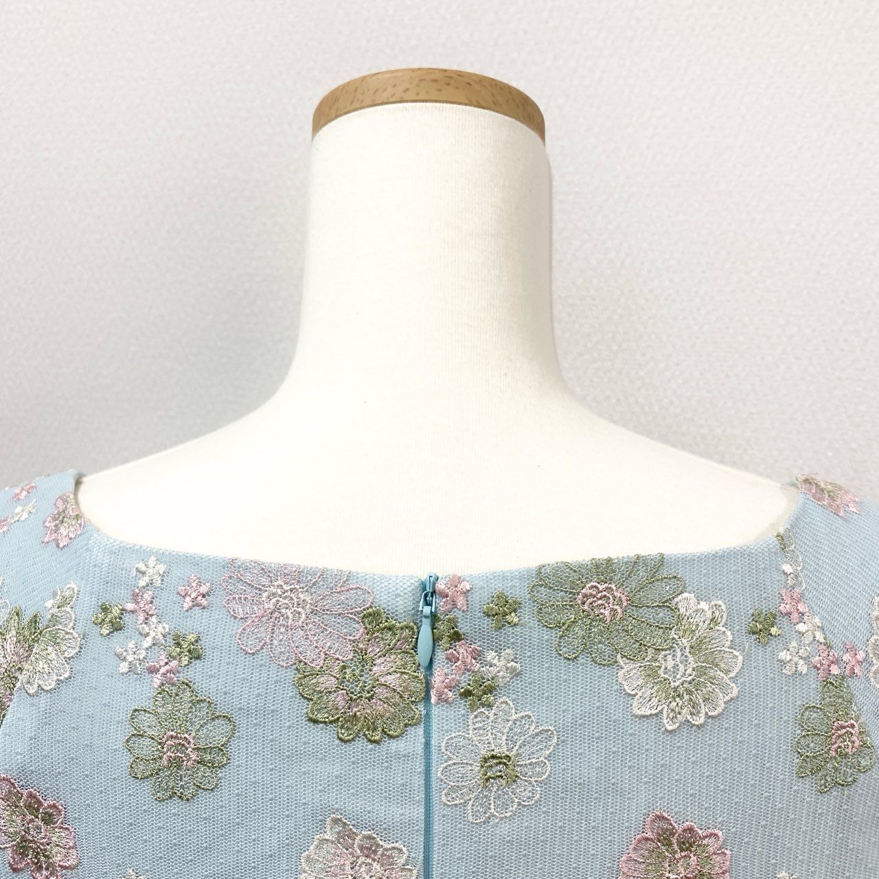 45j10 TOCCA トッカ フラワー刺繍 フレアワンピース フレンチスリーブワンピース 花柄 レース レディース 女性用 6 ライトブルーu02t