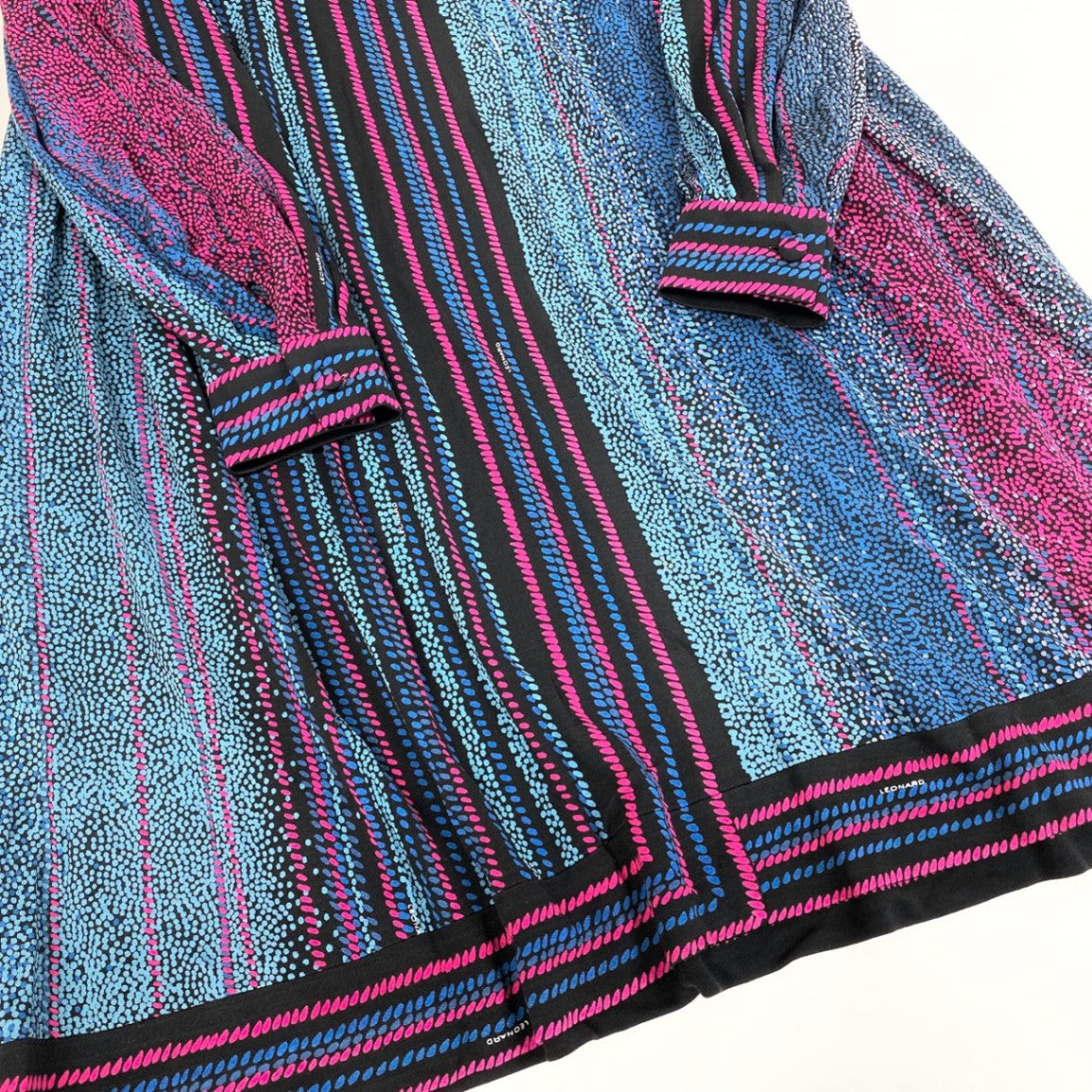 31b11【美品】LEONARD レオナール ロングスリーブワンピース ウエストベルト 総柄 1サイズ マルチカラー シルク100％ レディース 女性用u02t