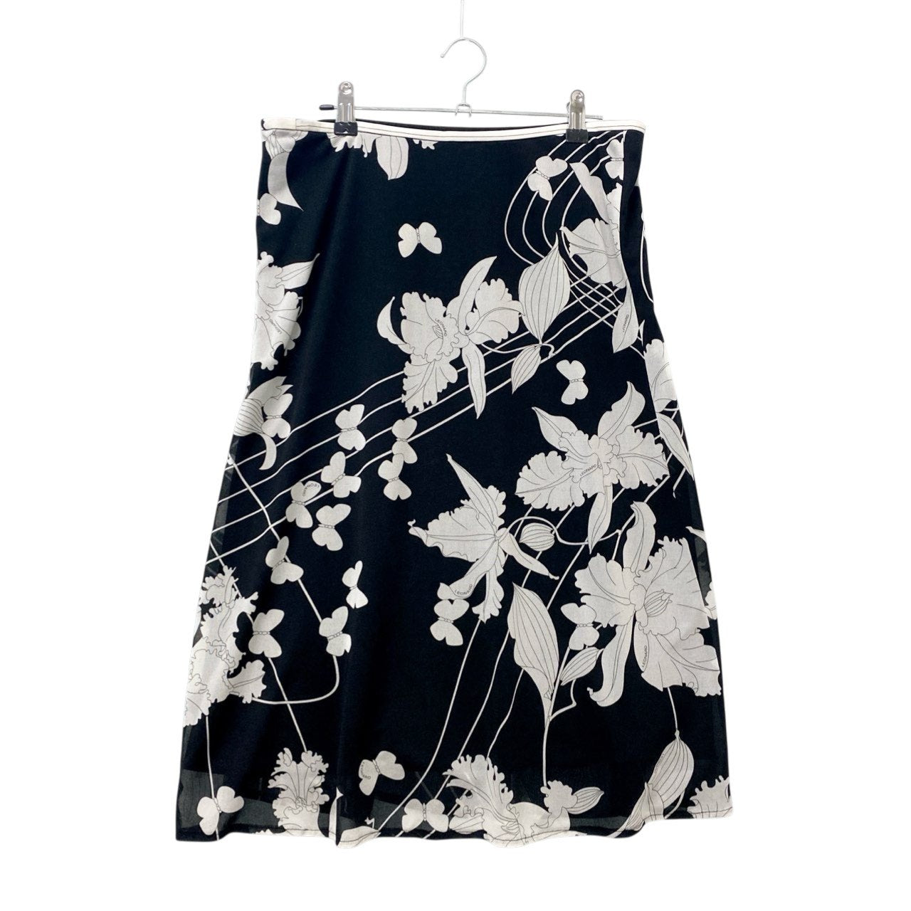 73c13 LEONARD レオナール カンカン素材 美しい花柄プリント フレアスカート 膝丈スカート 73 モノトーン レディースu02t