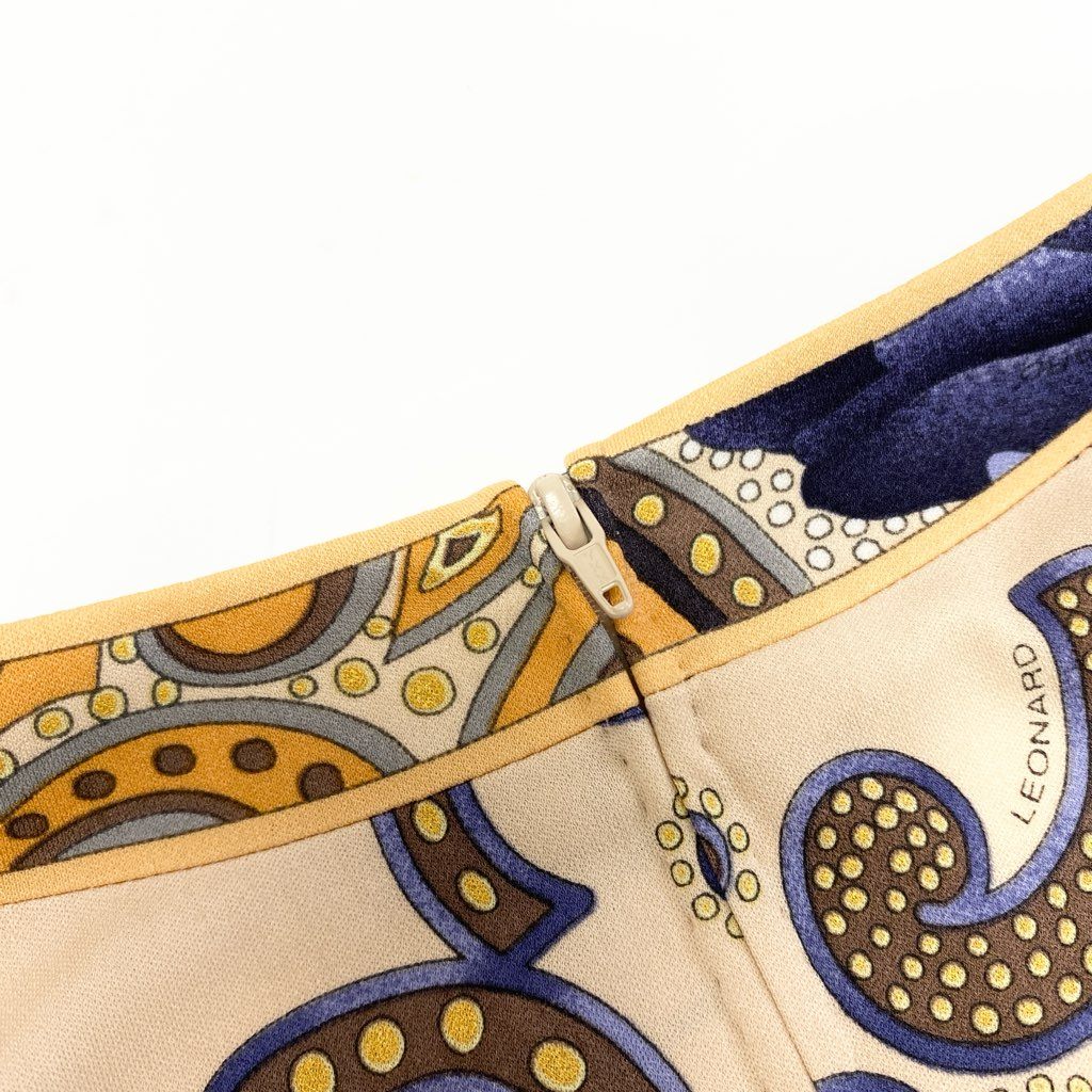 59L15 【美品】LEONARD レオナール チュニック ロングスリーブカットソー Vネック カンカン素材 総柄 トップス 40サイズ ベージュ系 レディースo07t