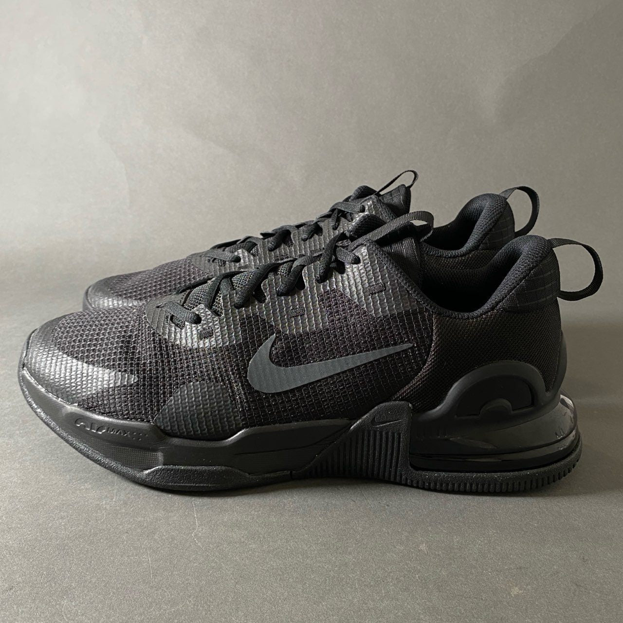 5g19 《美品》 NIKE ナイキ AIR MAX ALPHA TRAINER5 エアマックス アルファトレーナー DM0829-010 28cm ブラック FA23 スニーカー シューズ