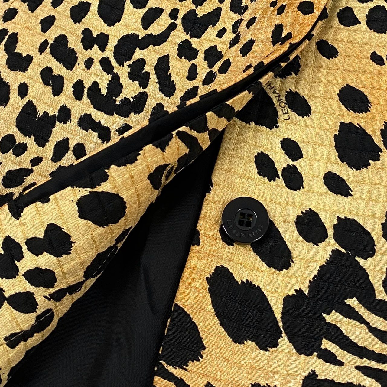 2k19《美品》 EONARD FASHION レオナール テーラードジャケット ロングジャケット アニマル柄 総柄 ウールシルク レディース 女性用 11AR ベージュ ブラックu02t