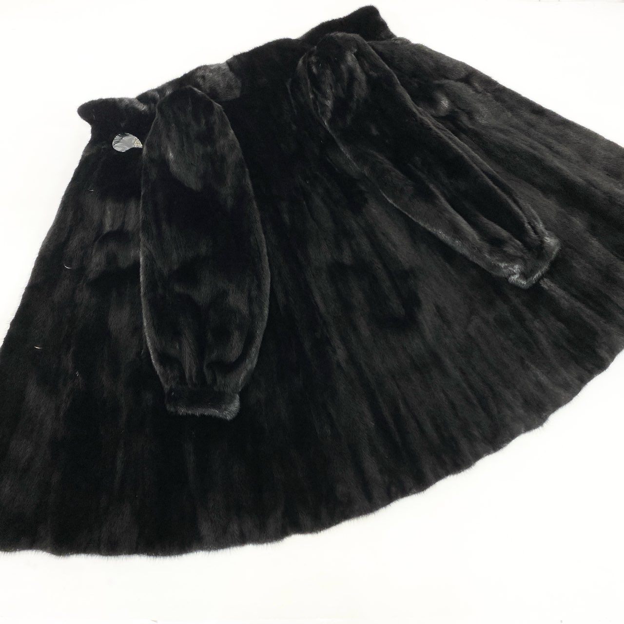 55k11 SAGA MINK サガミンク 銀サガ ダークミンク ロングコート ブラック 最高級本毛皮 裏地刺繍 MINK FUR リアルファー 艶◎t18r