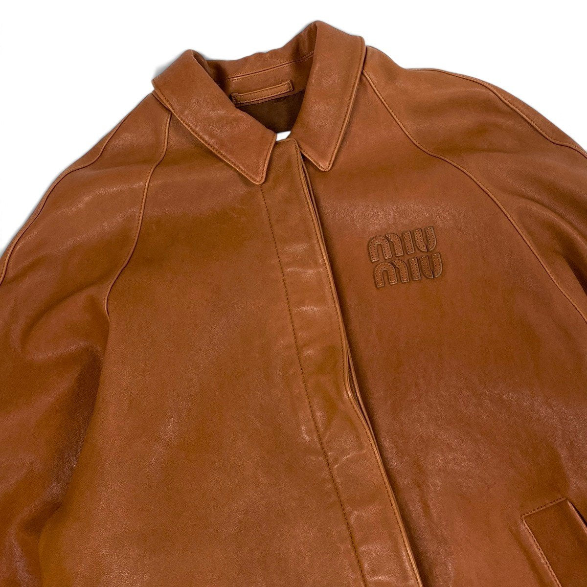 i8 《美品》 miu miu ミュウミュウ 23AW ロゴパッチ ナッパレザージャケット Logo Patch Nappa Leather Jacket MPV895 40 キャメルブラウン レザーt18r