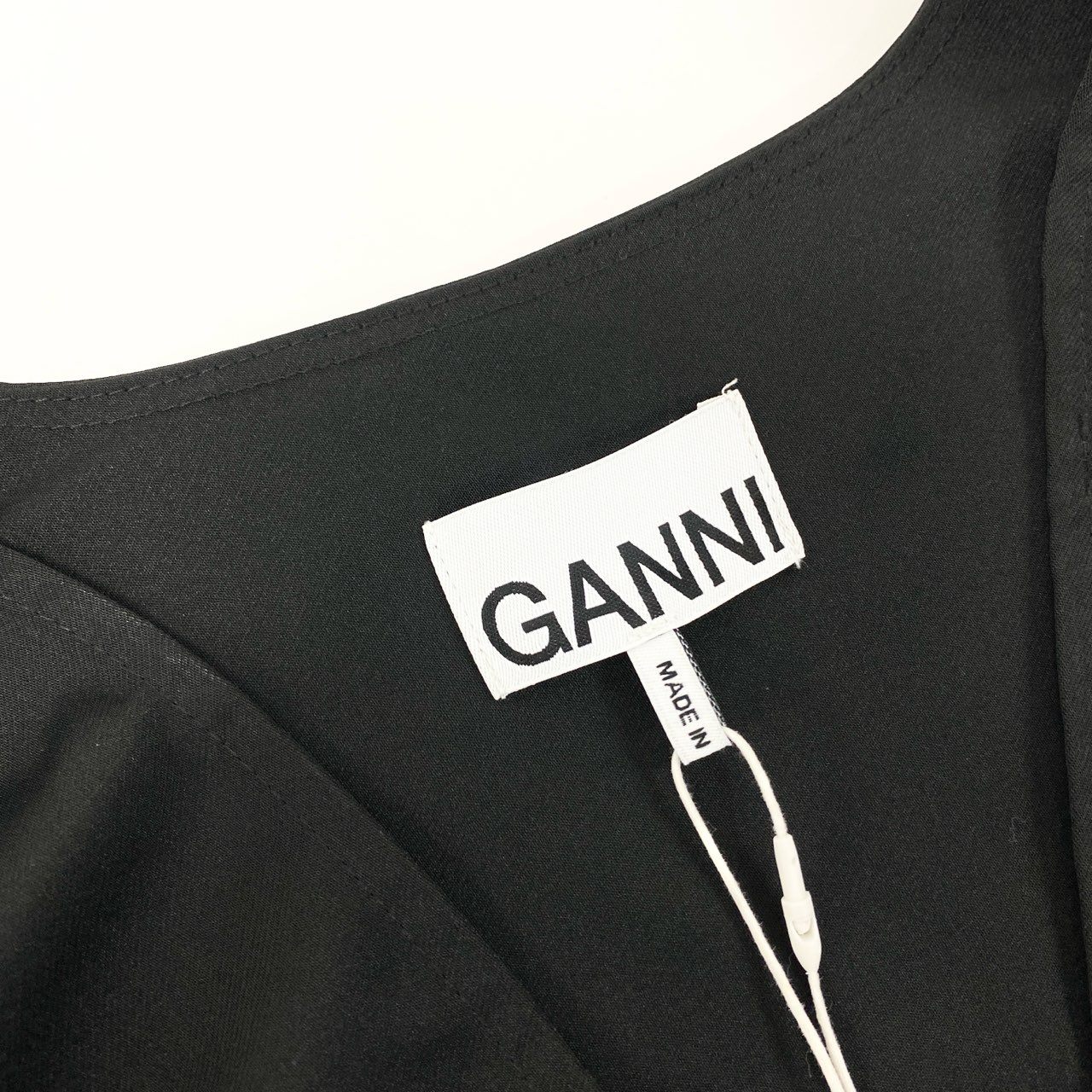 27j22《未使用》 GANNI ガニー 長袖ブラウス シャツ トップス ウエストギャザー ボリュームスリーブ サイズ36 ブラック レディースu02t