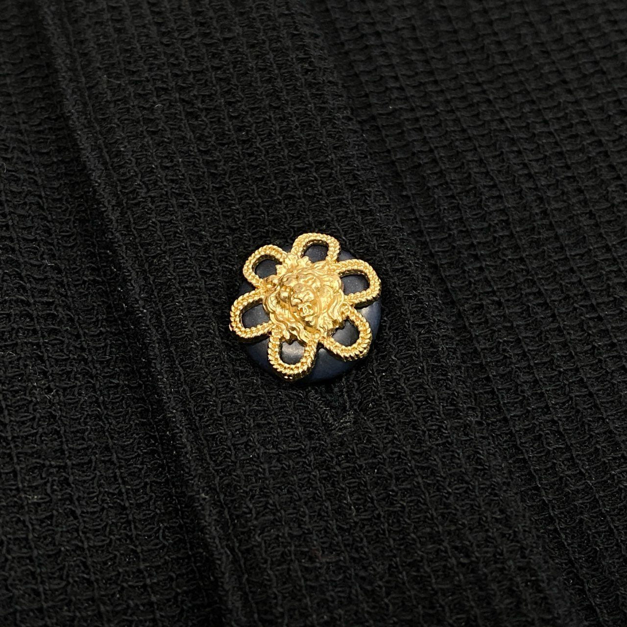 60a14 CHANEL シャネル P51842 2015年 タイトフィット 半袖カーディガン 短丈ブラウス サイズ38 ブラック レディース トップスta1