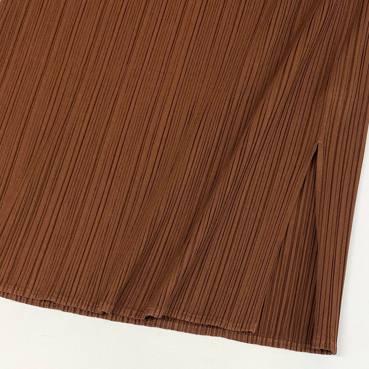 49L9 【美品】PLEATS PLEASE プリーツプリーズ ハイネックノースリーブカットソー プリーツ スリット 3サイズ ブラウン ポリエステル100％ レディースo07t