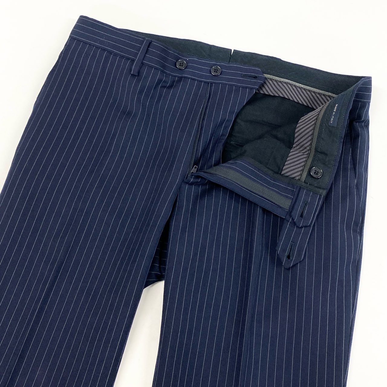 75i8 《美品》 LARDINI ラルディーニ ブートニエール付 セットアップ スーツ ストライプ柄 イタリア製 JH801AQ 48 ネイビー ウール メンズo07t