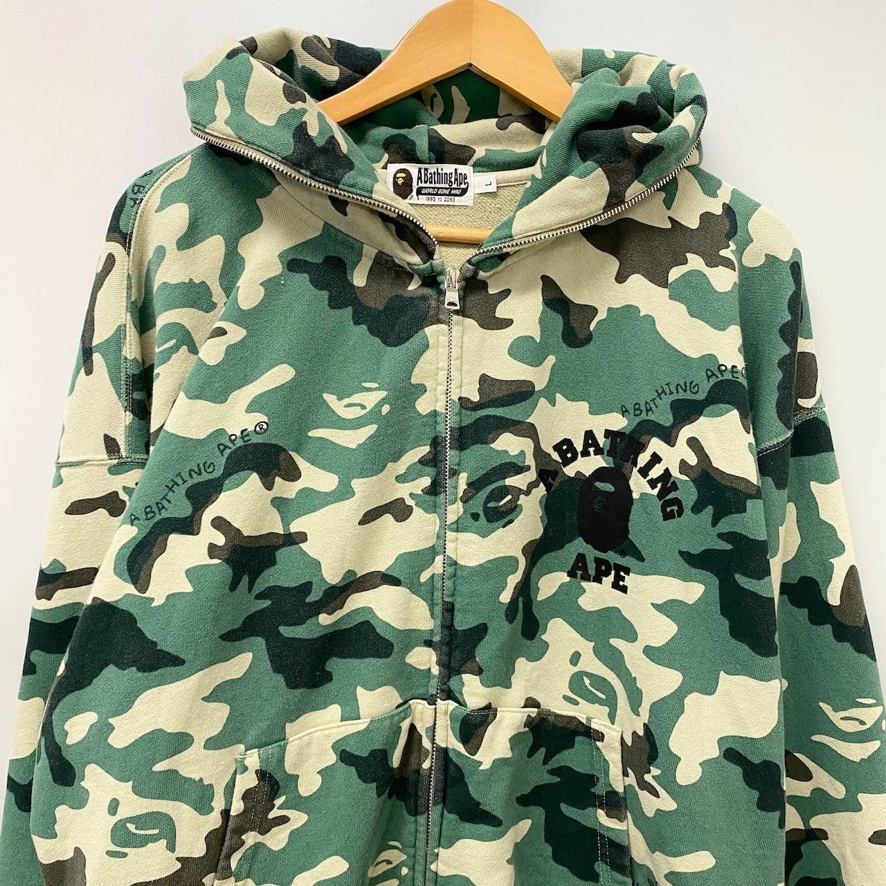 32e16 ABathing Ape アベイシングエイプ WOODLAND CAMO フルジップフーディー パーカー 001ZPJ301006M Lサイズ グリーン ベージュ コットン100％ メンズ 男性用t18r