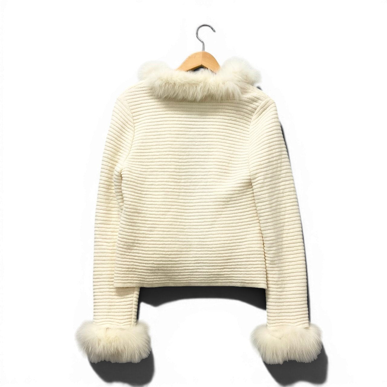 82e15 courreges クレージュ ニットジャケット ニットカーディガン ファー スパンコール装飾 フォックスファー 40サイズ アイボリー ウール100％ レディース 女性用k02i