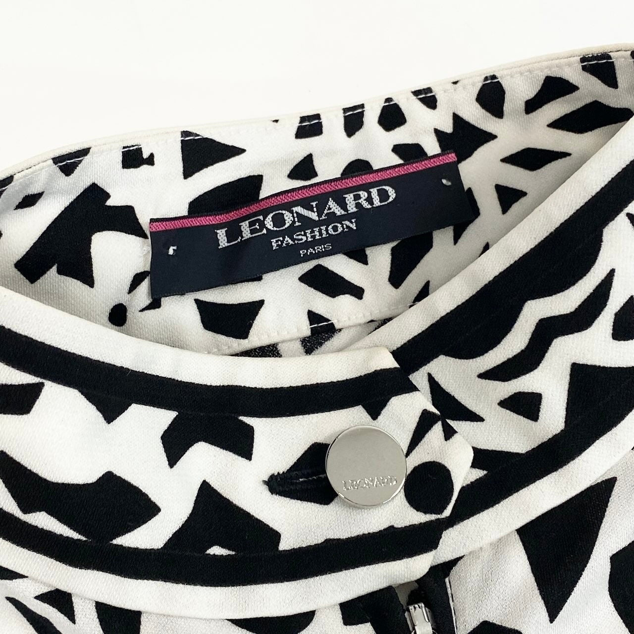 Ed21 LEONARD レオナール 半袖ロングドレスワンピース スリット 幾何学模様 総柄 0170501 Lサイズ ホワイト ブラック レディース 女性用t18r